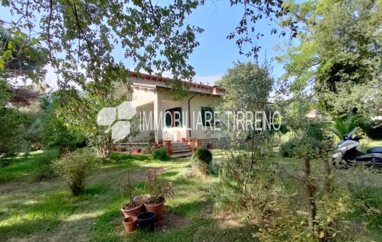 Villa singola in vendita a Massa