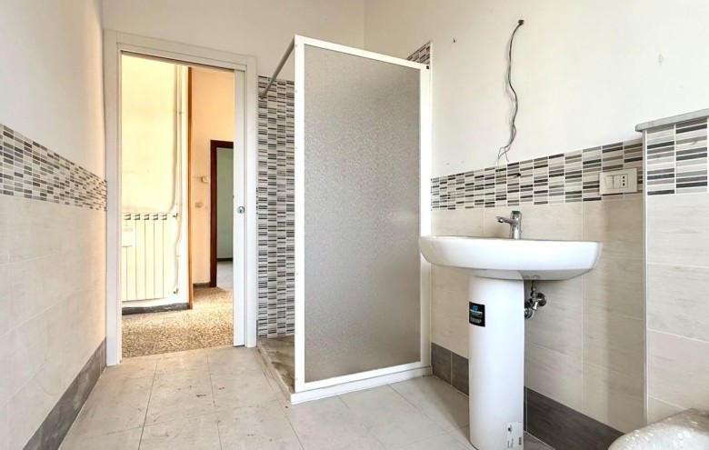 Bifamiliare in vendita a Massa