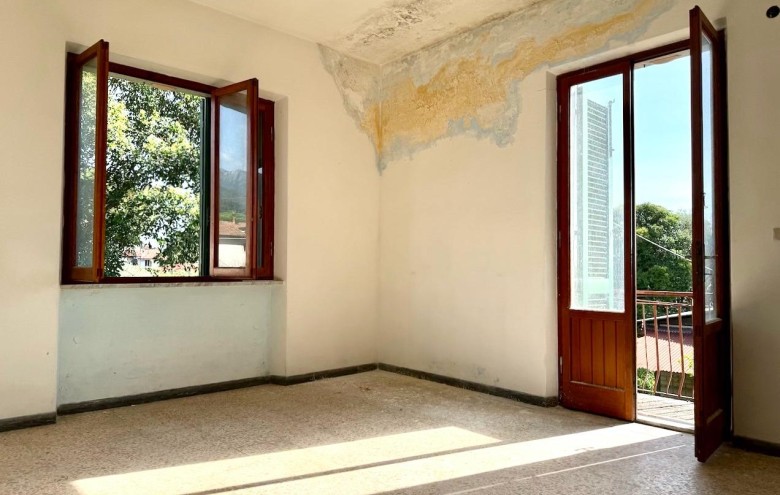 Bifamiliare in vendita a Massa