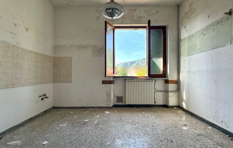 Bifamiliare in vendita a Massa