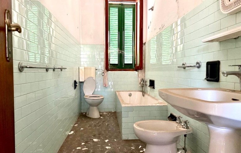 Bifamiliare in vendita a Massa