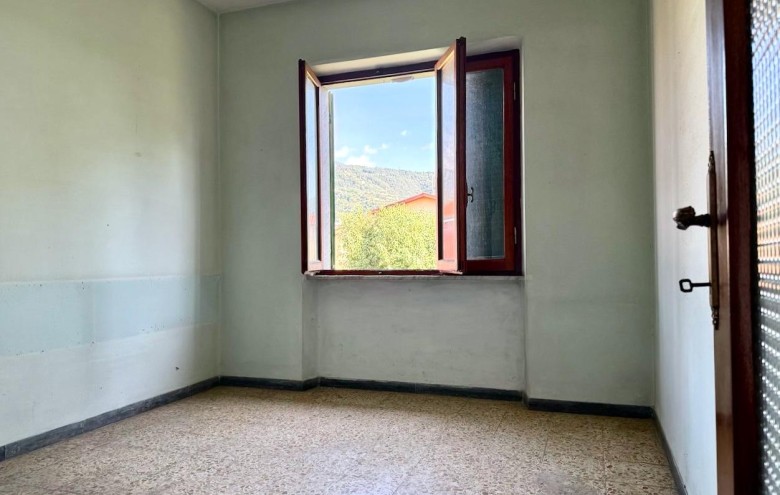 Bifamiliare in vendita a Massa