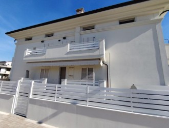 Appartamento in vendita a Marina di Carrara
