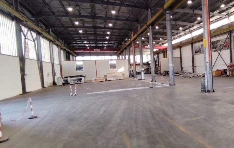 Capannone in affitto a Massa