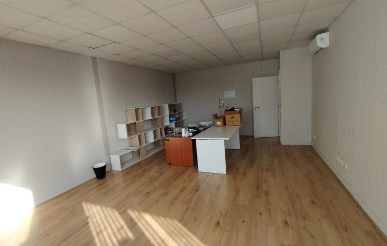 Capannone in affitto a Massa