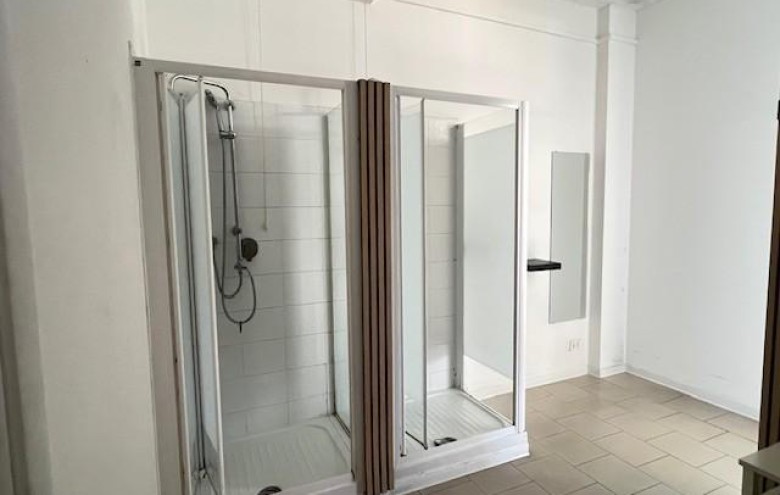 Fondo Commerciale in vendita a Massa