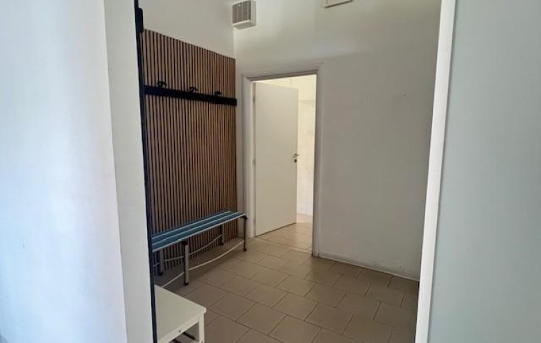 Fondo Commerciale in vendita a Massa