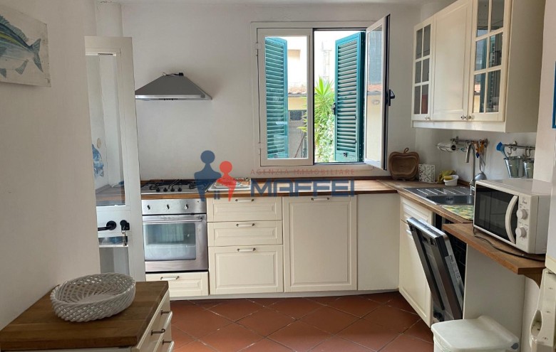 Viareggina in vendita a Viareggio