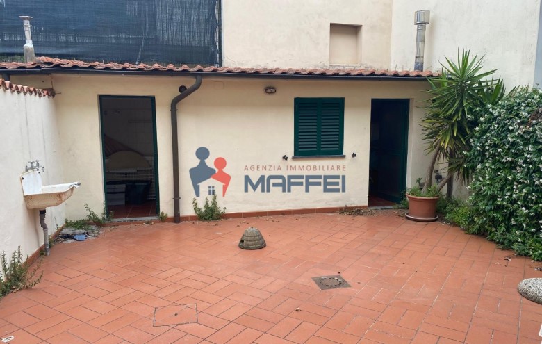 Viareggina in vendita a Viareggio