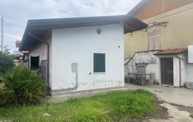 Villa singola in vendita a Massa