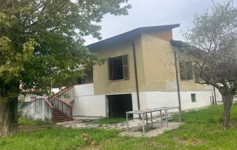 Villa singola in vendita a Massa