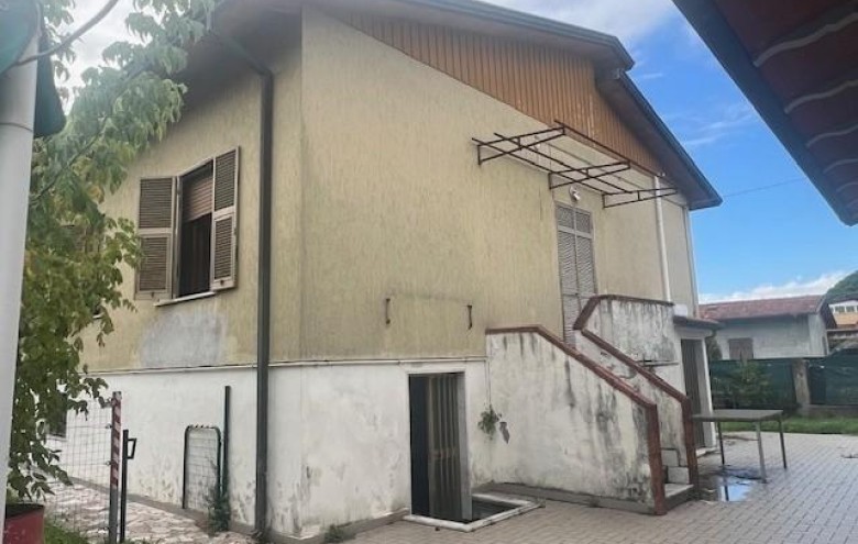 Villa singola in vendita a Massa