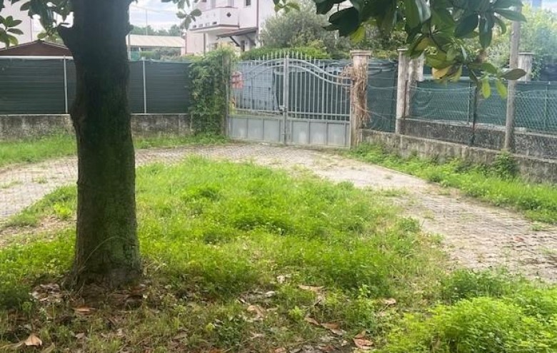 Villa singola in vendita a Massa