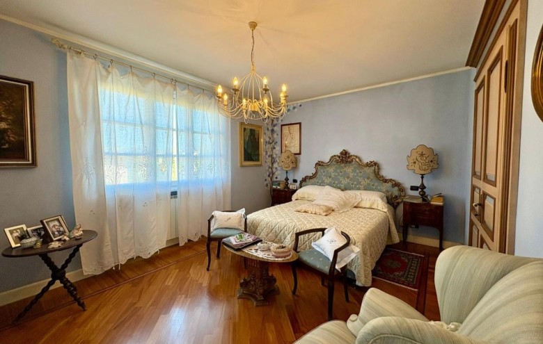 Villa singola in vendita a Massa