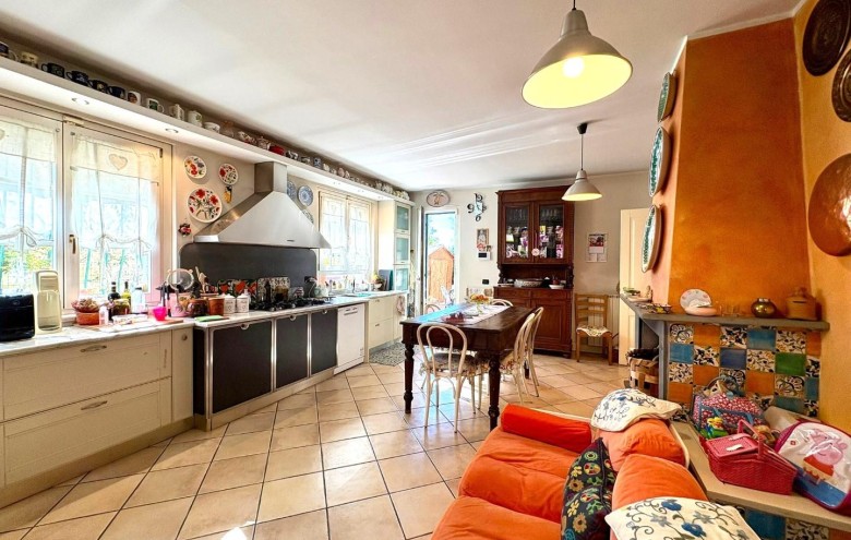 Villa singola in vendita a Massa