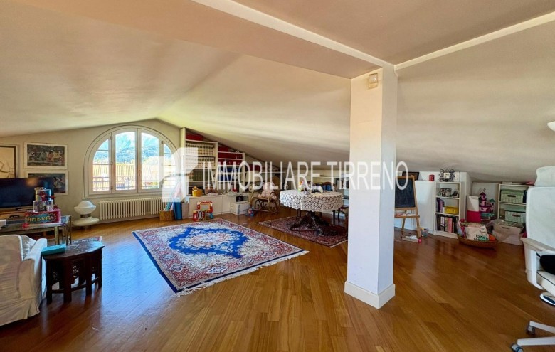 Villa singola in vendita a Massa