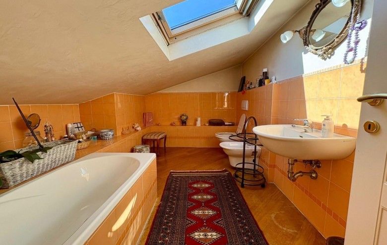 Villa singola in vendita a Massa