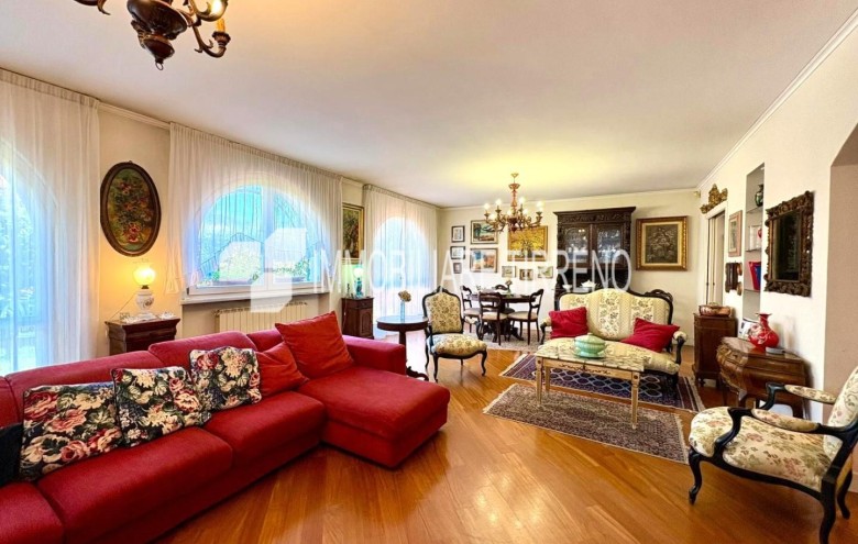 Villa singola in vendita a Massa