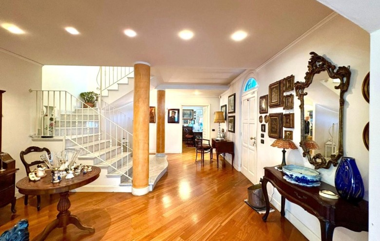 Villa singola in vendita a Massa