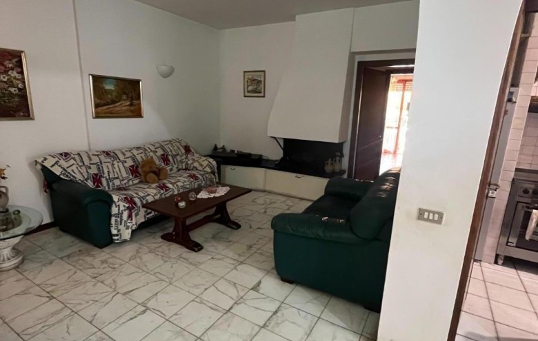 Appartamento in vendita a Carrara