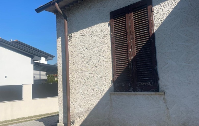 Bifamiliare in vendita a Montignoso