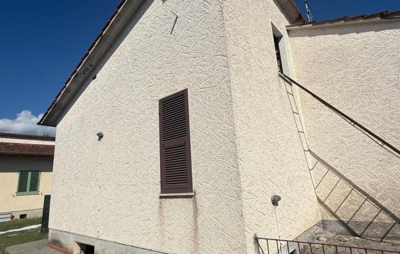 Bifamiliare in vendita a Montignoso