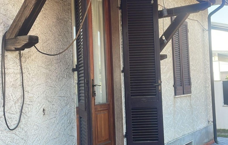 Bifamiliare in vendita a Montignoso