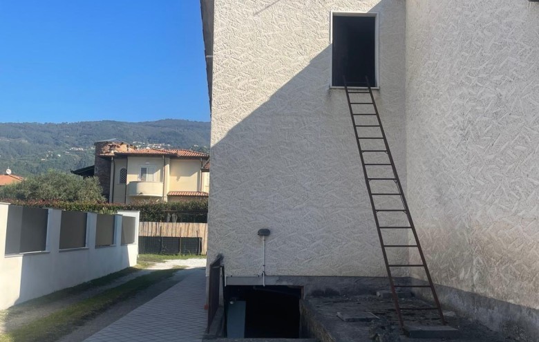 Bifamiliare in vendita a Montignoso