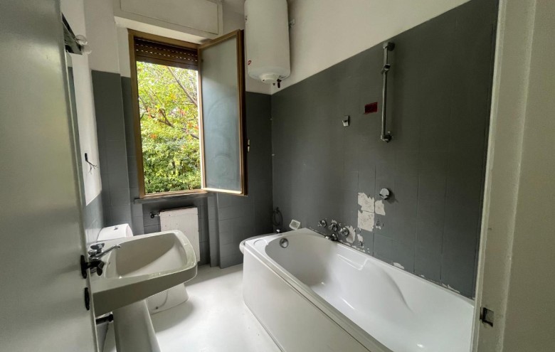 Appartamento in vendita a Massa