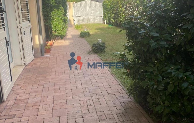 Villetta a schiera in vendita a Camaiore