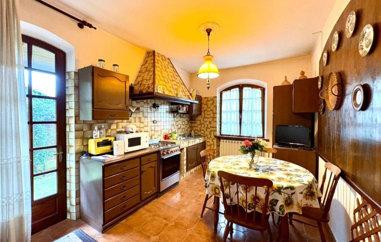 Villa singola in vendita a Massa