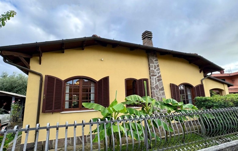 Villa singola in vendita a Massa