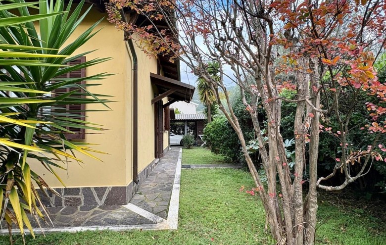 Villa singola in vendita a Massa