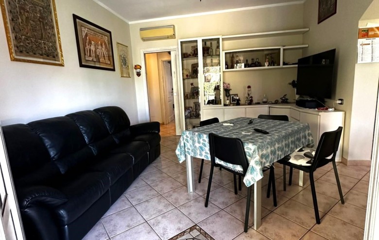 Bifamiliare in vendita a Massa