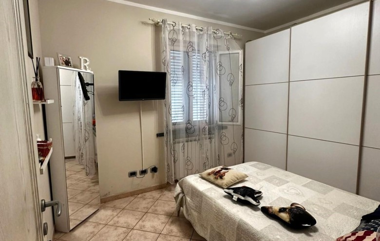 Bifamiliare in vendita a Massa