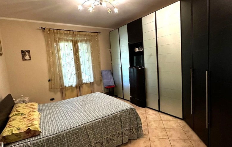 Bifamiliare in vendita a Massa