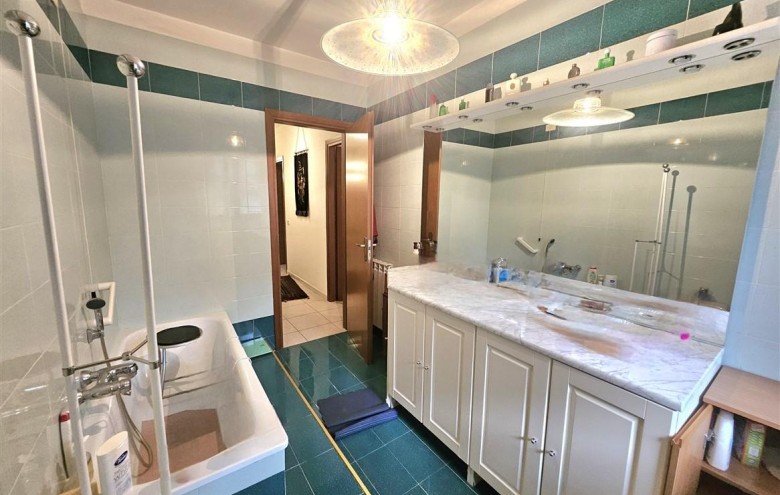 Appartamento in vendita a Massa