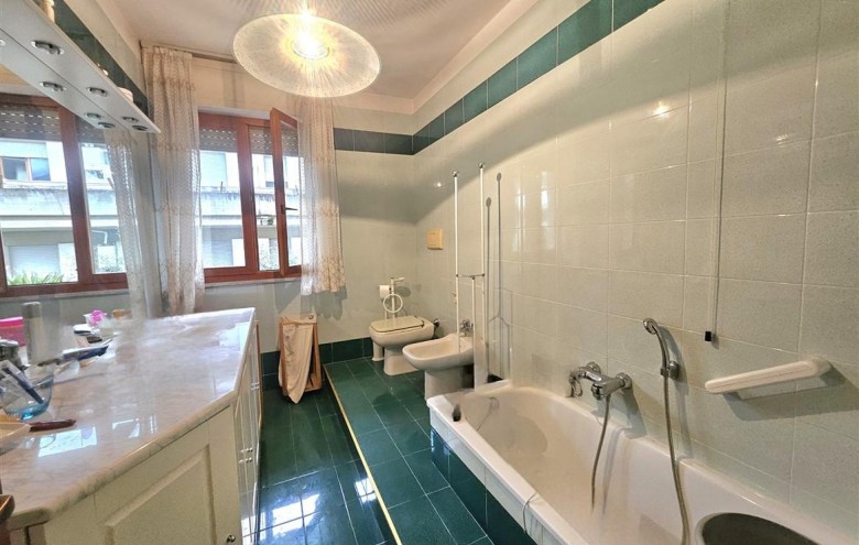 Appartamento in vendita a Massa