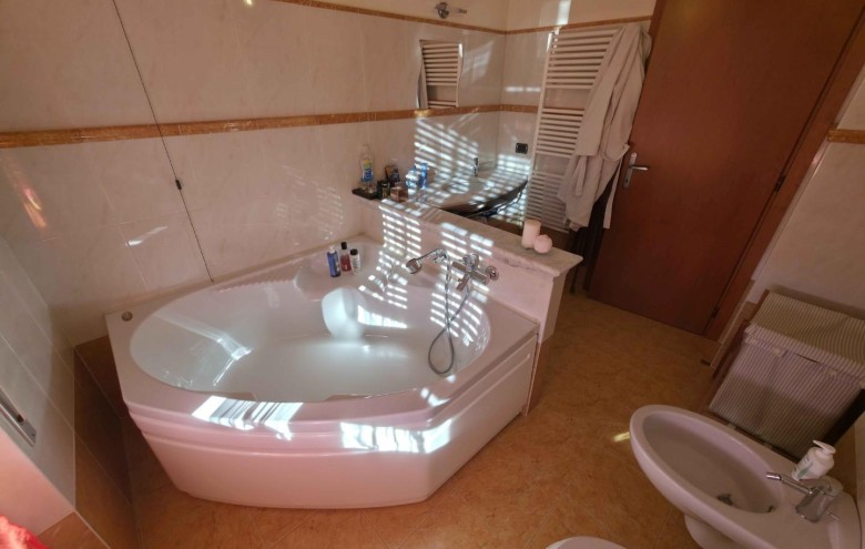 Appartamento in vendita a Massa