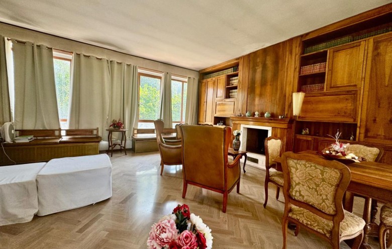 Bifamiliare in vendita a Massa