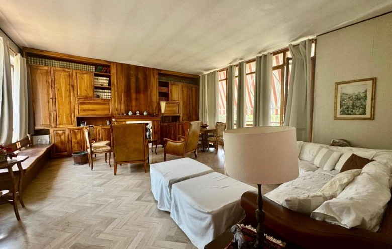 Bifamiliare in vendita a Massa