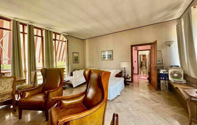 Bifamiliare in vendita a Massa