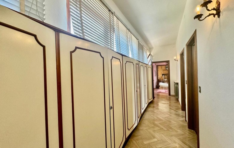 Bifamiliare in vendita a Massa