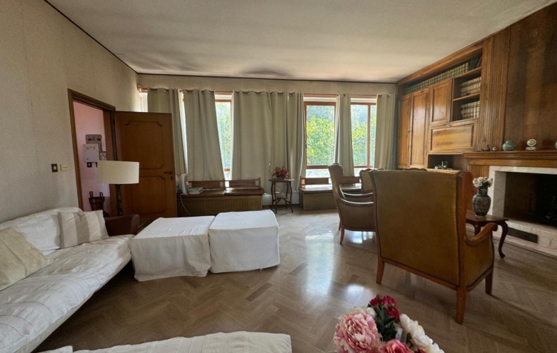 Bifamiliare in vendita a Massa