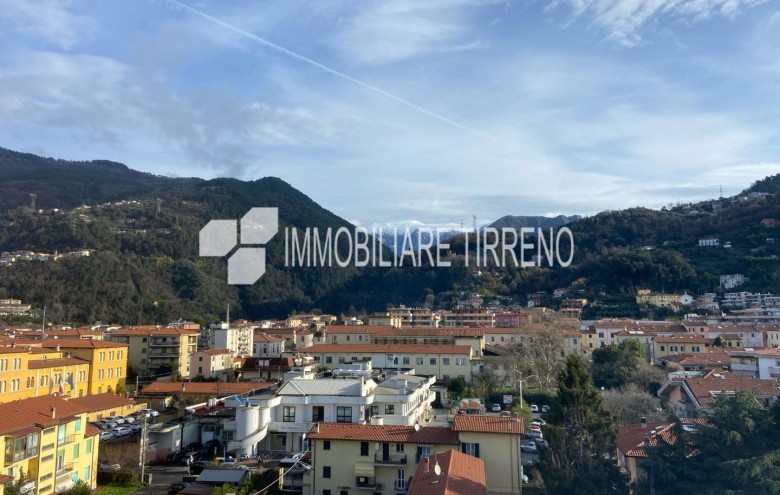 Appartamento in vendita a Massa