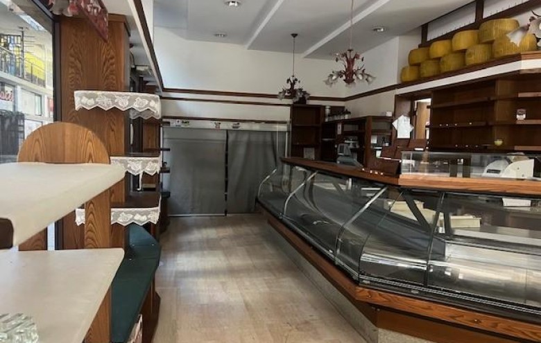 Fondo Commerciale in vendita a Massa