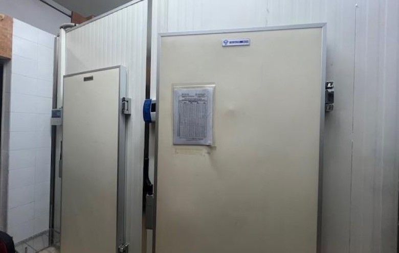 Fondo Commerciale in vendita a Massa