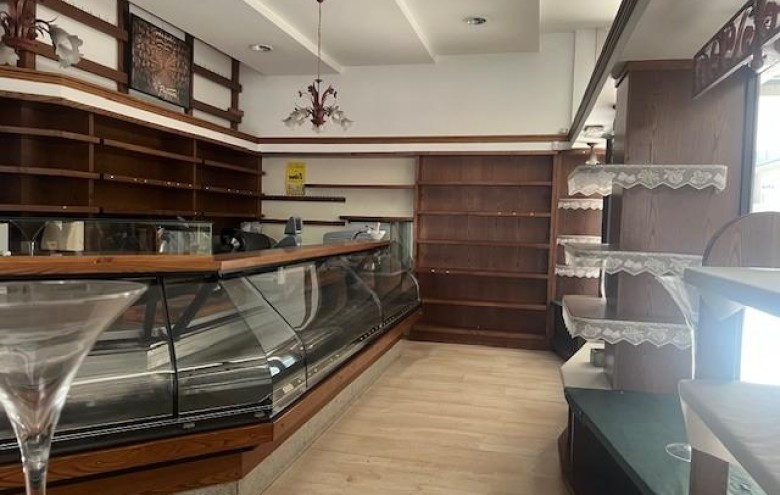 Fondo Commerciale in vendita a Massa