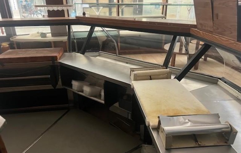 Fondo Commerciale in vendita a Massa