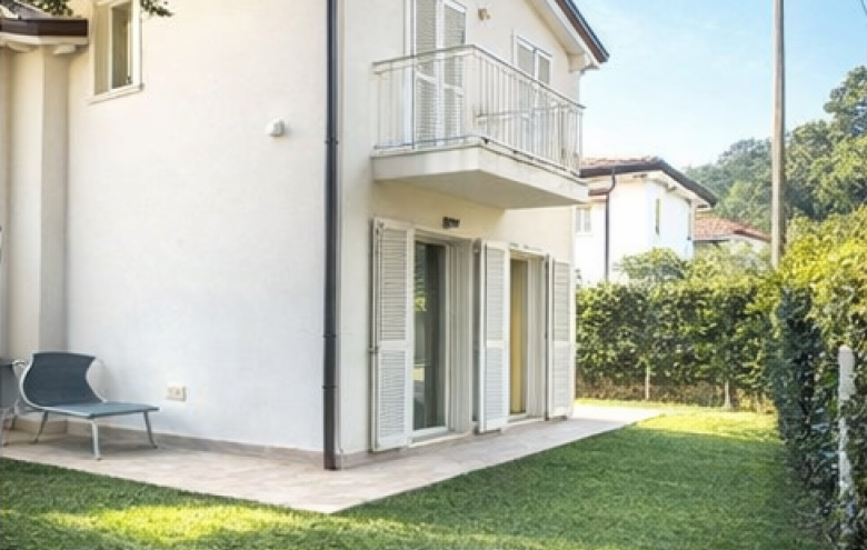 Villa singola in vendita a Montignoso